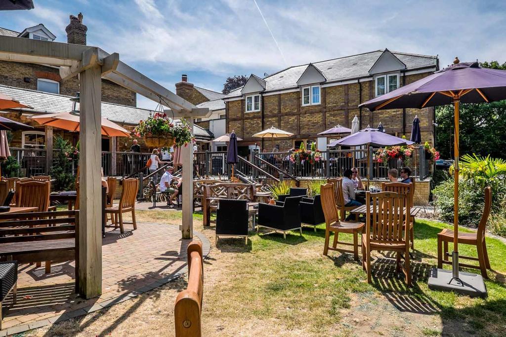 Hotel The Foley Claygate Exterior foto