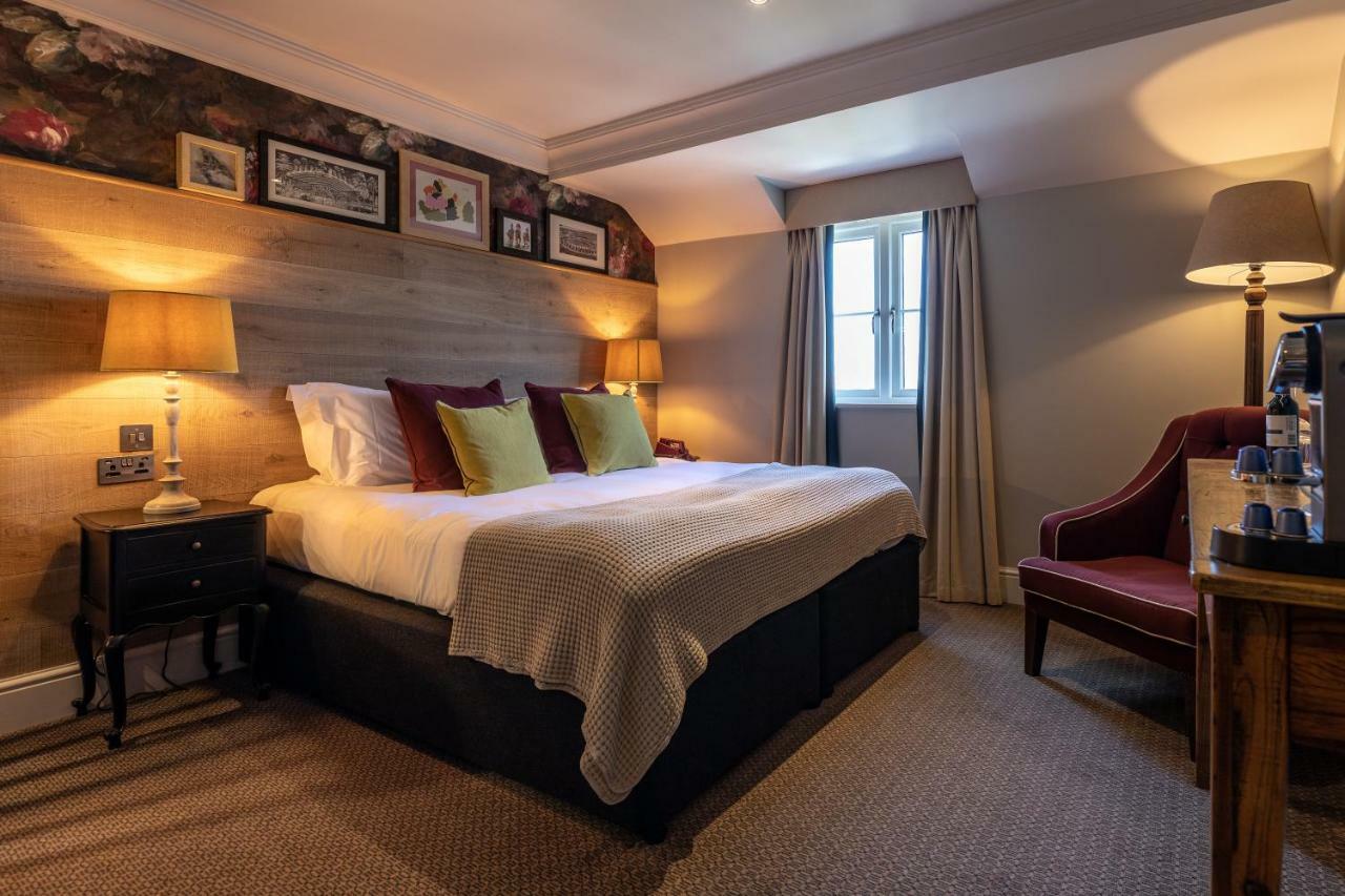 Hotel The Foley Claygate Exterior foto